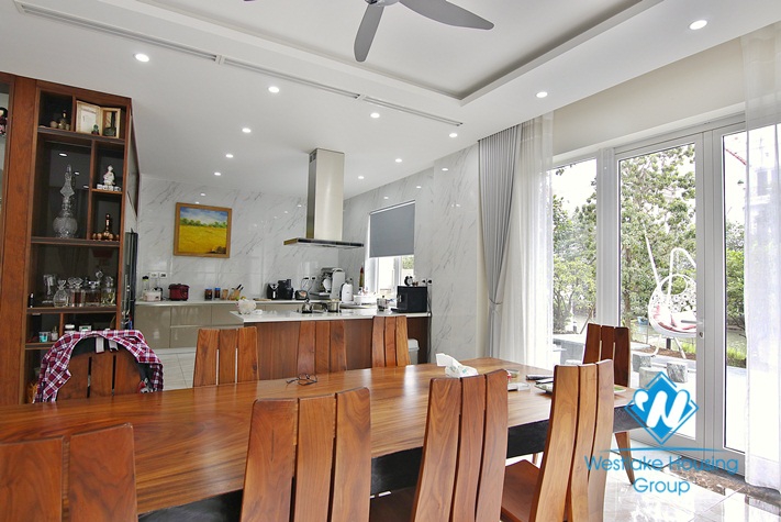  Massive ambassador corner villa for rent in Vinhomes Riverside - Long Bien